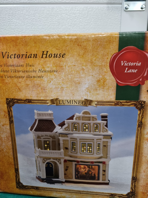 -	kerstdorp huis lit victorian huis