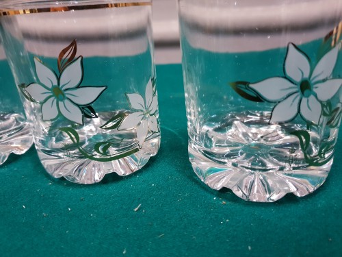 Whisky glazen, vintage, met bloemen opdruk, 3 stuks