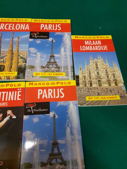 Boekjes Marco Polo over Istanbul, Barcelona, 2x Parijs, 2x M