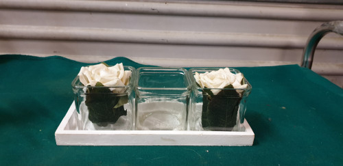decoratie plateau met rozen + 3 glazen bakjes