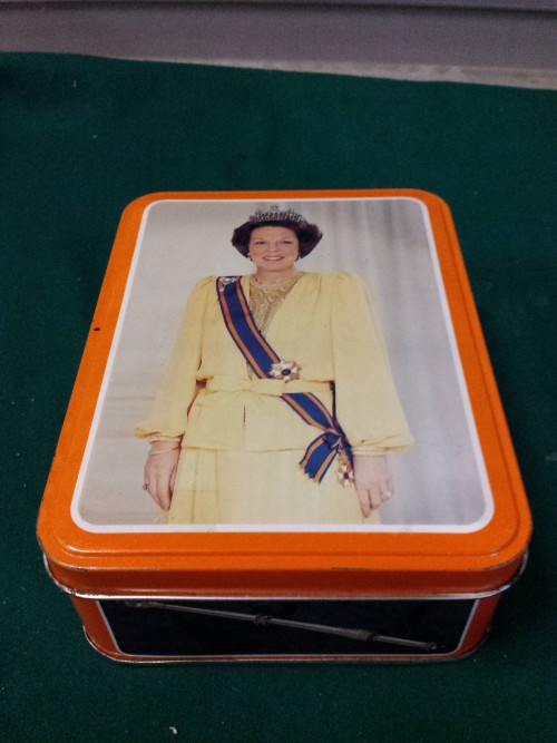 Voorraadblik Koningin Beatrix met verschillende afbeeldingen