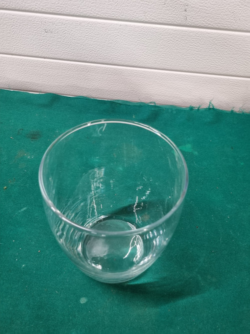 Vaas van glas dikke bodem