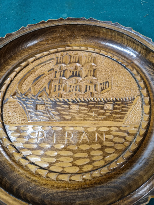Wandbord met boot houtsnijwerk piran