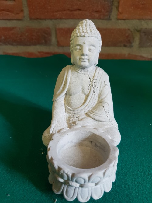 Boeddha beeld met waxinelicht houder van grijs aardewerk