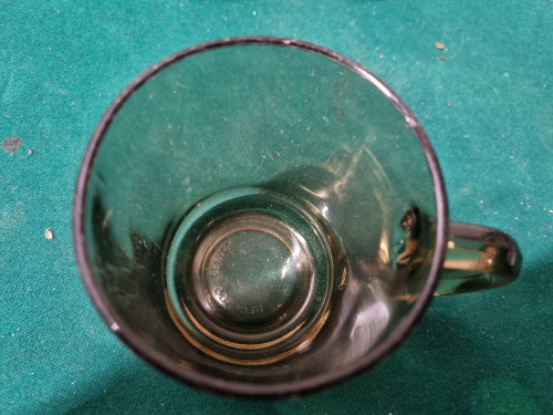 Theeglazen 3 stuks bruin glas met oor