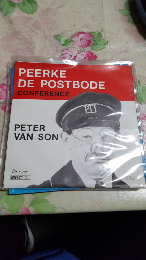 single peerke de postbode, peter van son