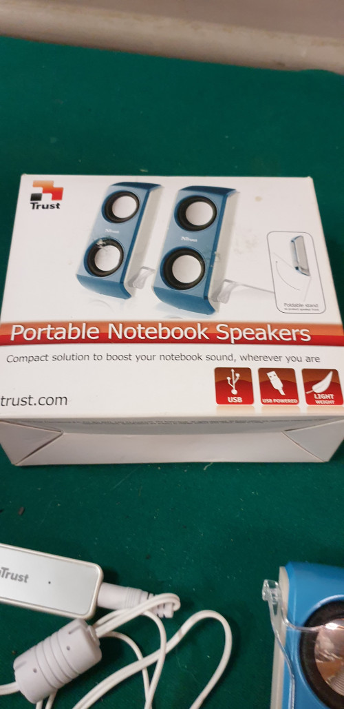 portable notebook speakers trust