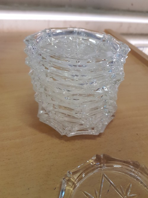 Onderzetters van bewerkt glas, 11 stuks