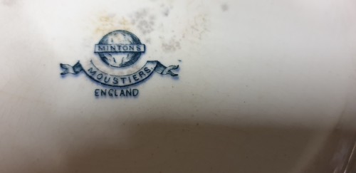 Servies, antiek, Mintons Moustiers England, wit met blauwe d