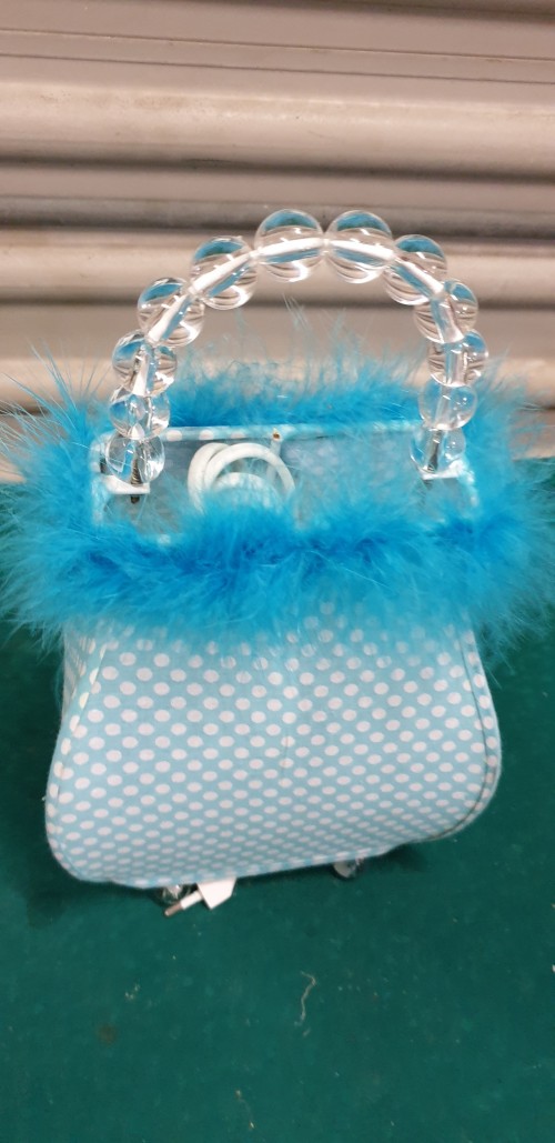 Lamp in de vorm van een handtas, blauw met witte stippen