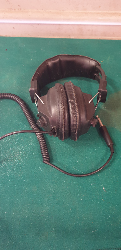 phillips headphones, vintage em-6126