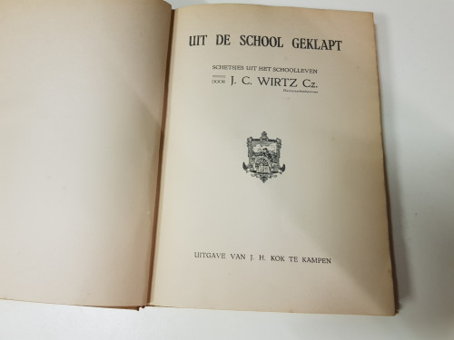 boek uit 1919, uit de school geklapt