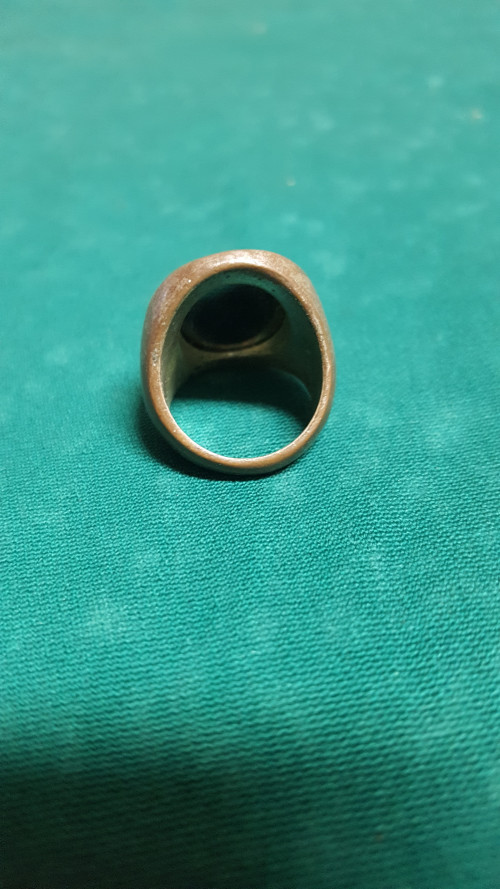 s 236, ring zilver en zwart metaal