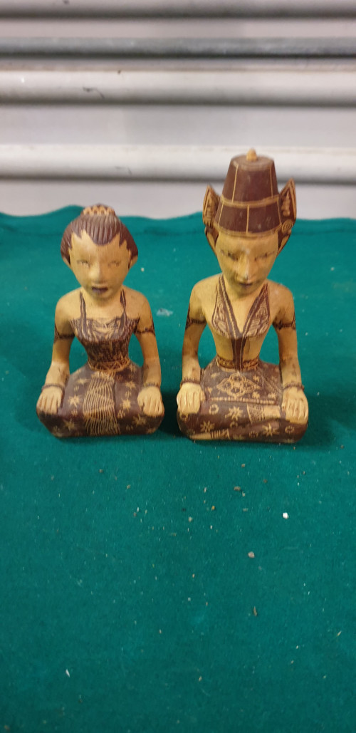 houten beelden egyptische paar,