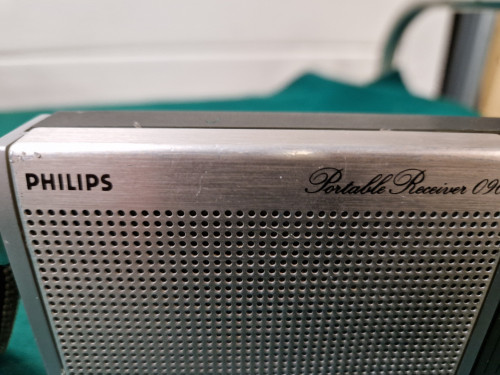 philips portable receiver 090