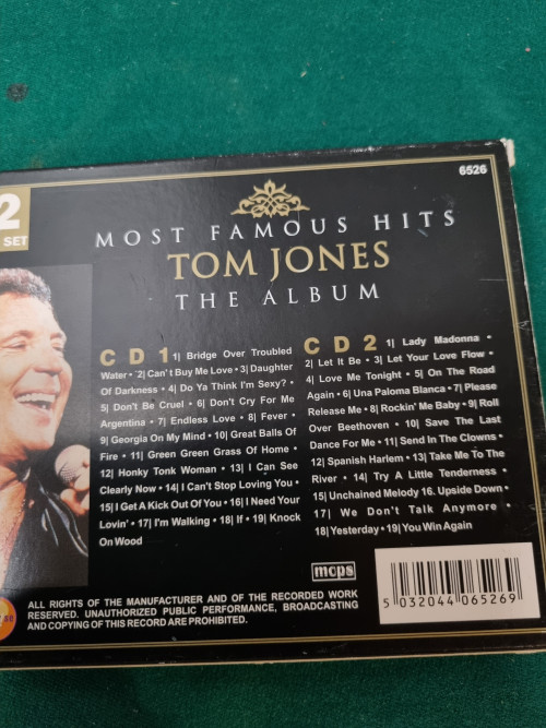 -	Cd tom jones most famous hits