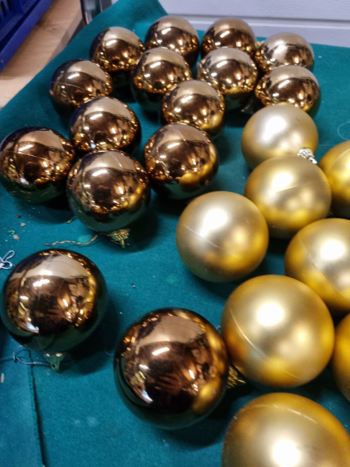 kerstballen goud tinten kunststof [a839