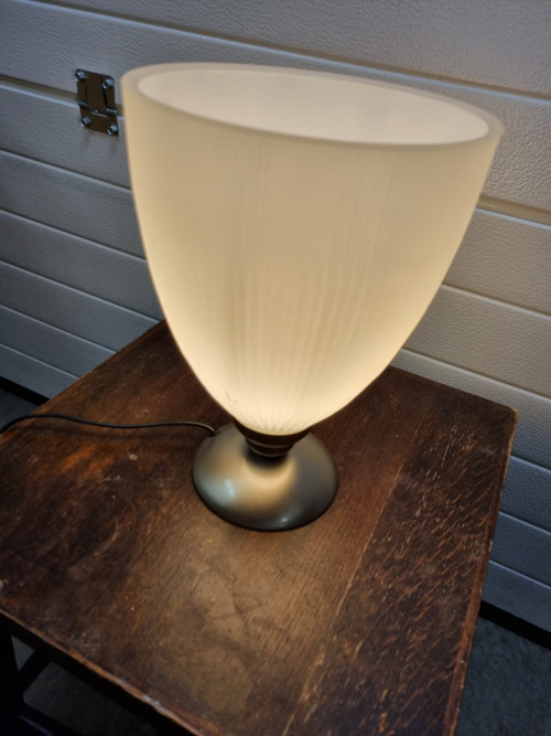 -	tafellamp lijster glas design