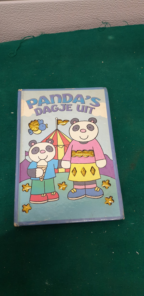 -	Panda’s dagje uit boek
