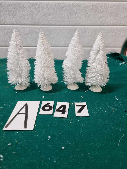 Kerstboompjes mini wit vier stuks [a647]