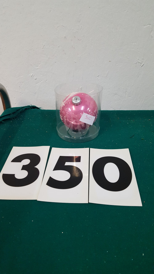 350 ] kerstbal roze glas met slapend kind
