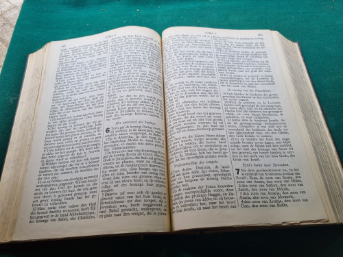 -	bijbel nieuwe en oude testament