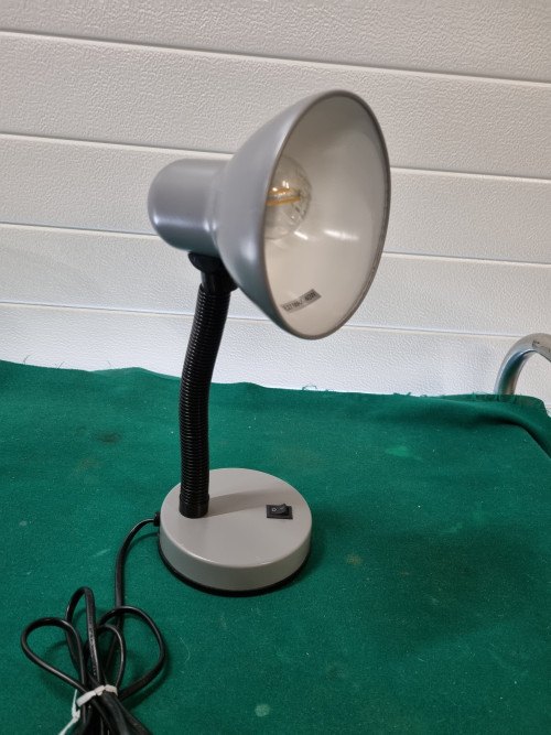 Bureau lamp grijs buigzaam eglo 40 watt