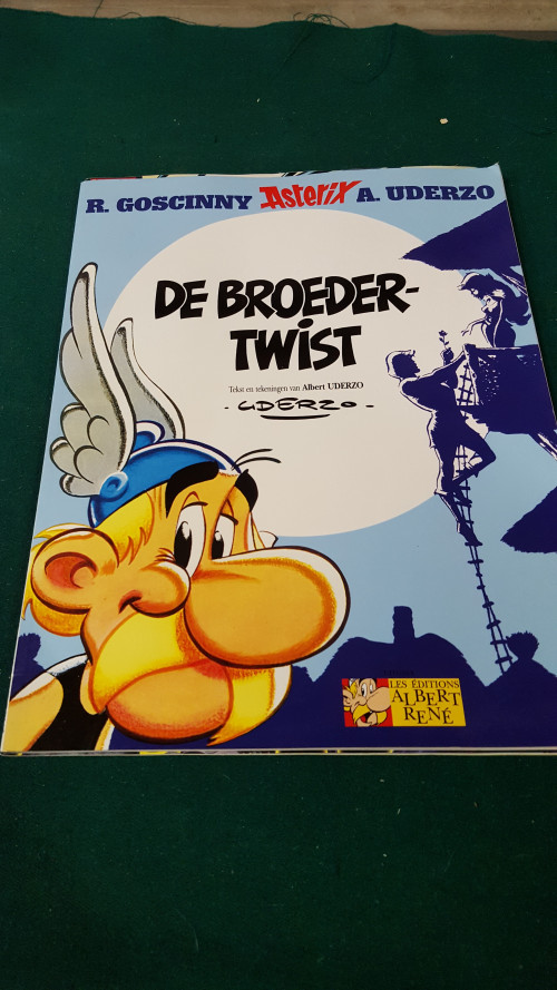stripboek , de broedertwist asterix