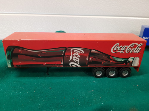 Lion car Coca cola oplegger