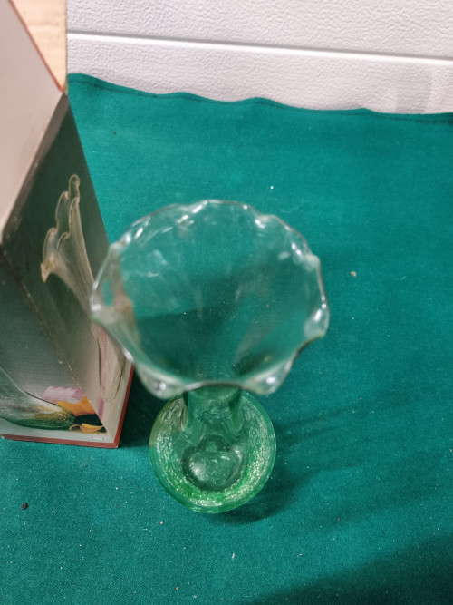Vaas groen golvend glas