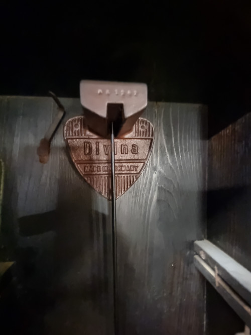 Divina klok vintage met houten kast