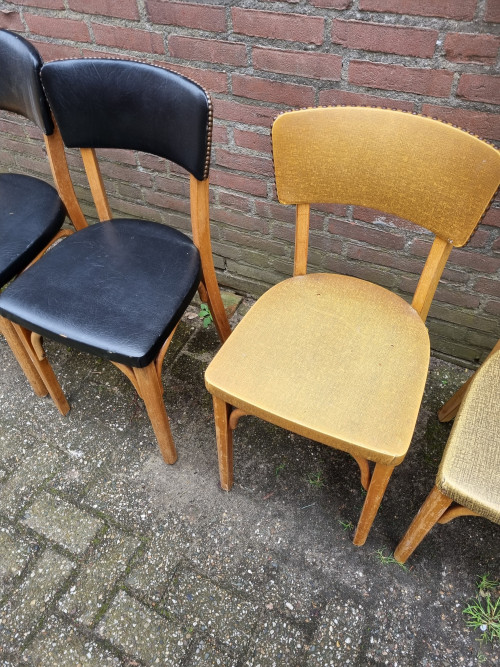 stoelen vintage verschillende bekleding