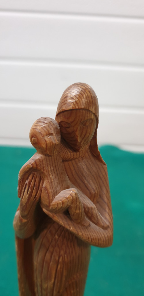 beeldje hout Maria met kindje Jezus