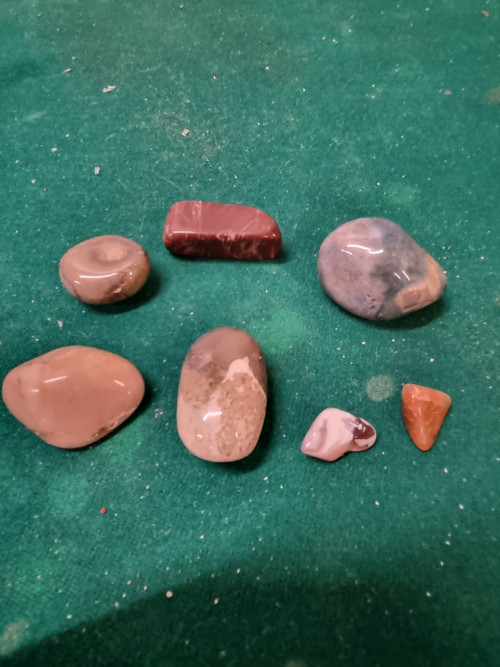 dolomiet kleine stenen 7 stuks