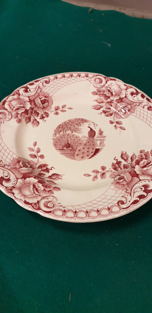 Societe Ceramique peacock rood ontbijtbord