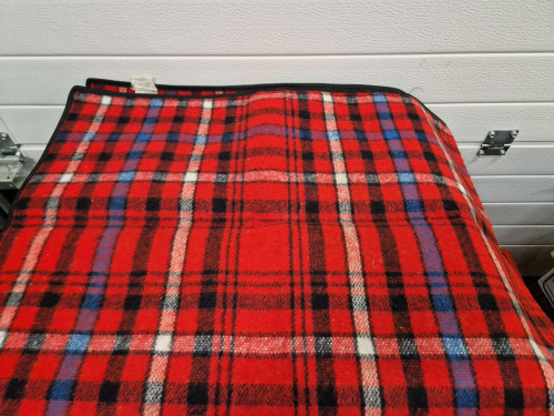isolatie deken rood geruit