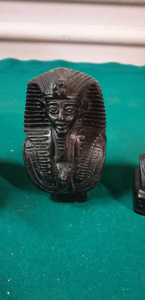 beelden egyptisch steen, 3 stuks