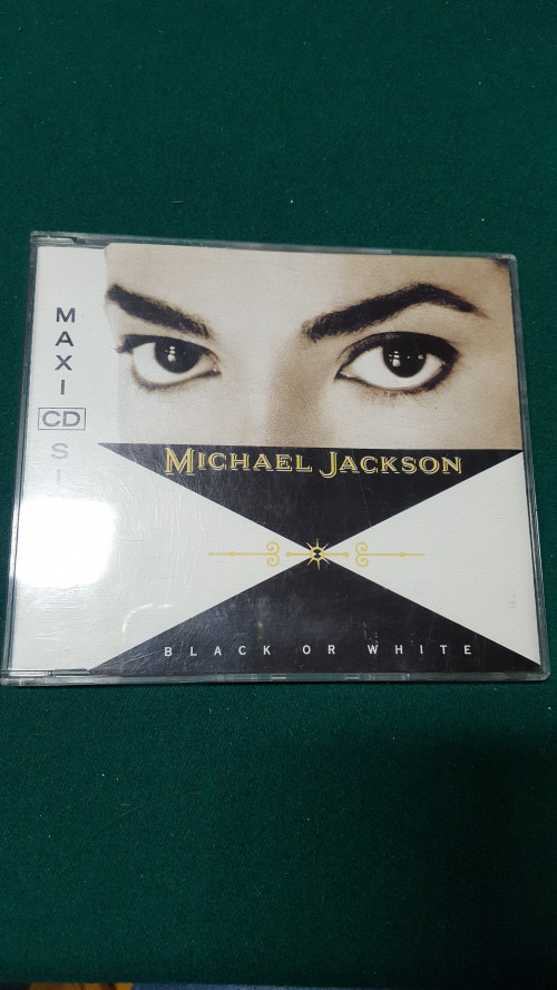 cd michael jackson, black or withe