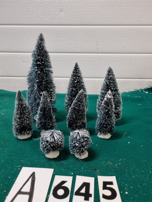 Kerstboompjes met sneeuw 9 stuks , [a645]