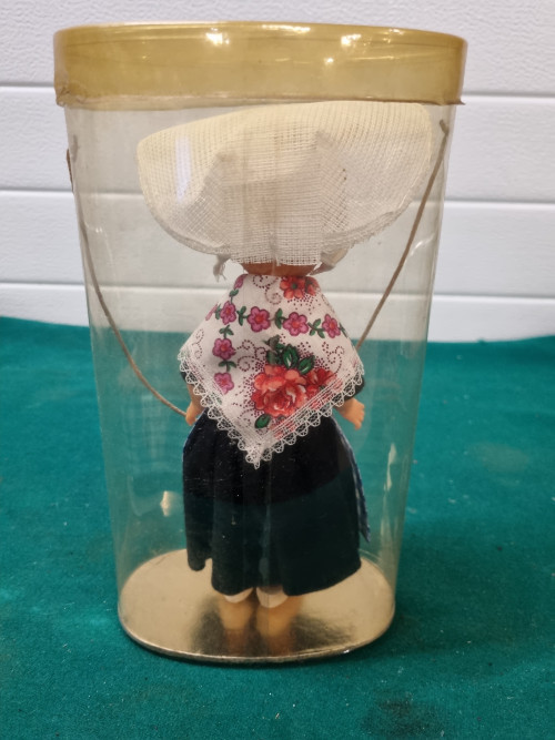 kledendracht pop zeeland vintage