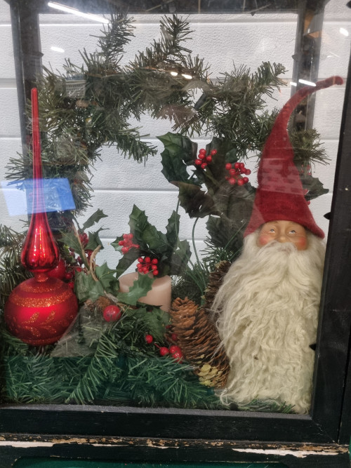 lantaarn met kerst decoratie