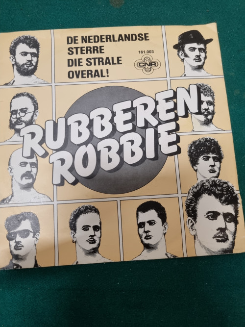 Single rubberen robbie