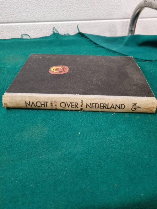 Boek nacht over Nederland 1940-1945