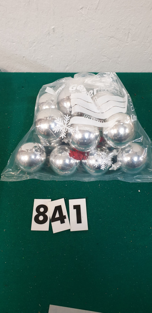 841 ],   kerstballen zilver