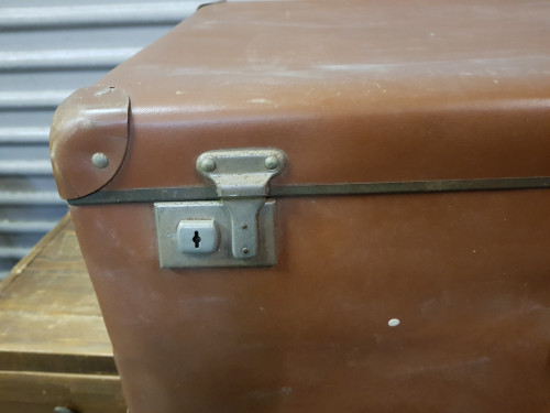koffer retro groot bruin