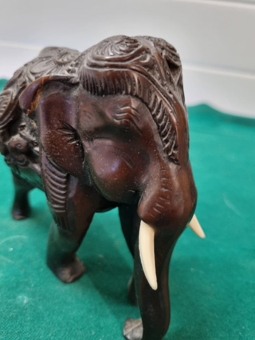beeld olifant kunststof bruin