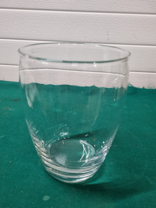 Vaas van glas dikke bodem