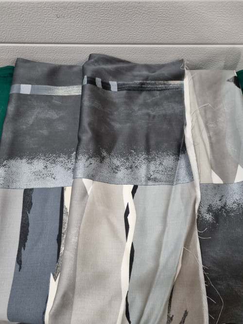 -	Lap stof grijs patroon drie stukken