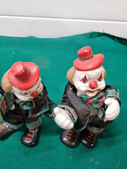 -	Clowntjes porselein vintage 2 stuks