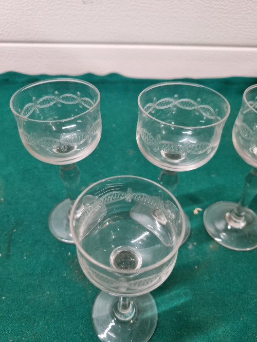 Glazen vintage bewerkte rand 4 stuks